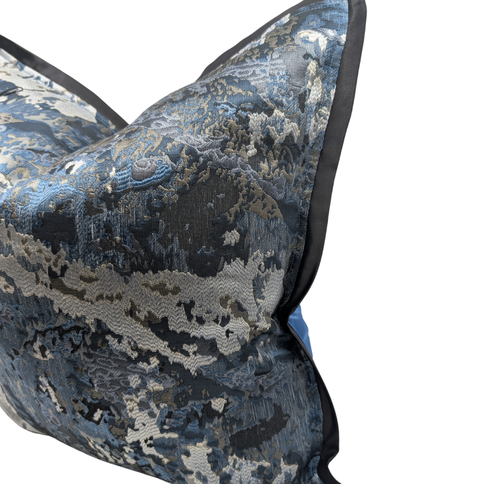 The je'Amour Luxe Cover in Mixed Blues, Metallic Grey and Black Trim